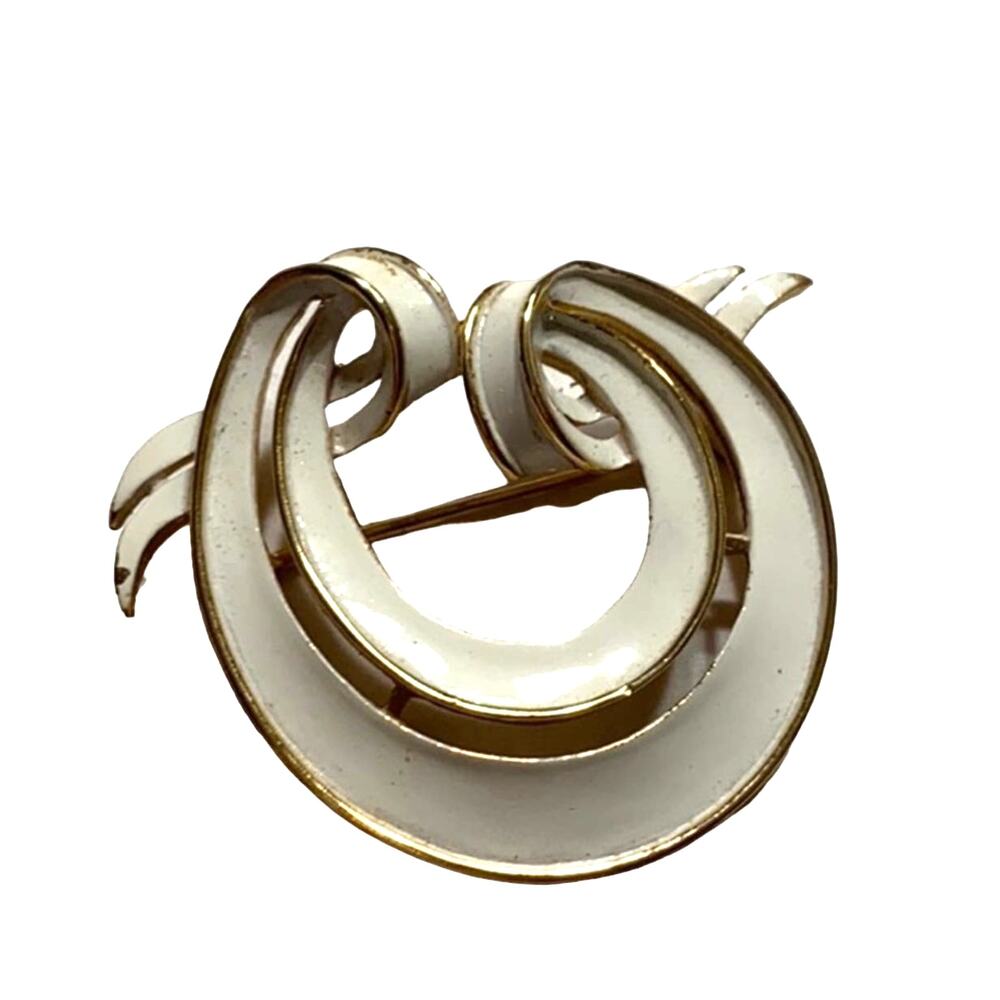 Vintage Crown Trifari brooch dimensional gold & white enamel mid century design